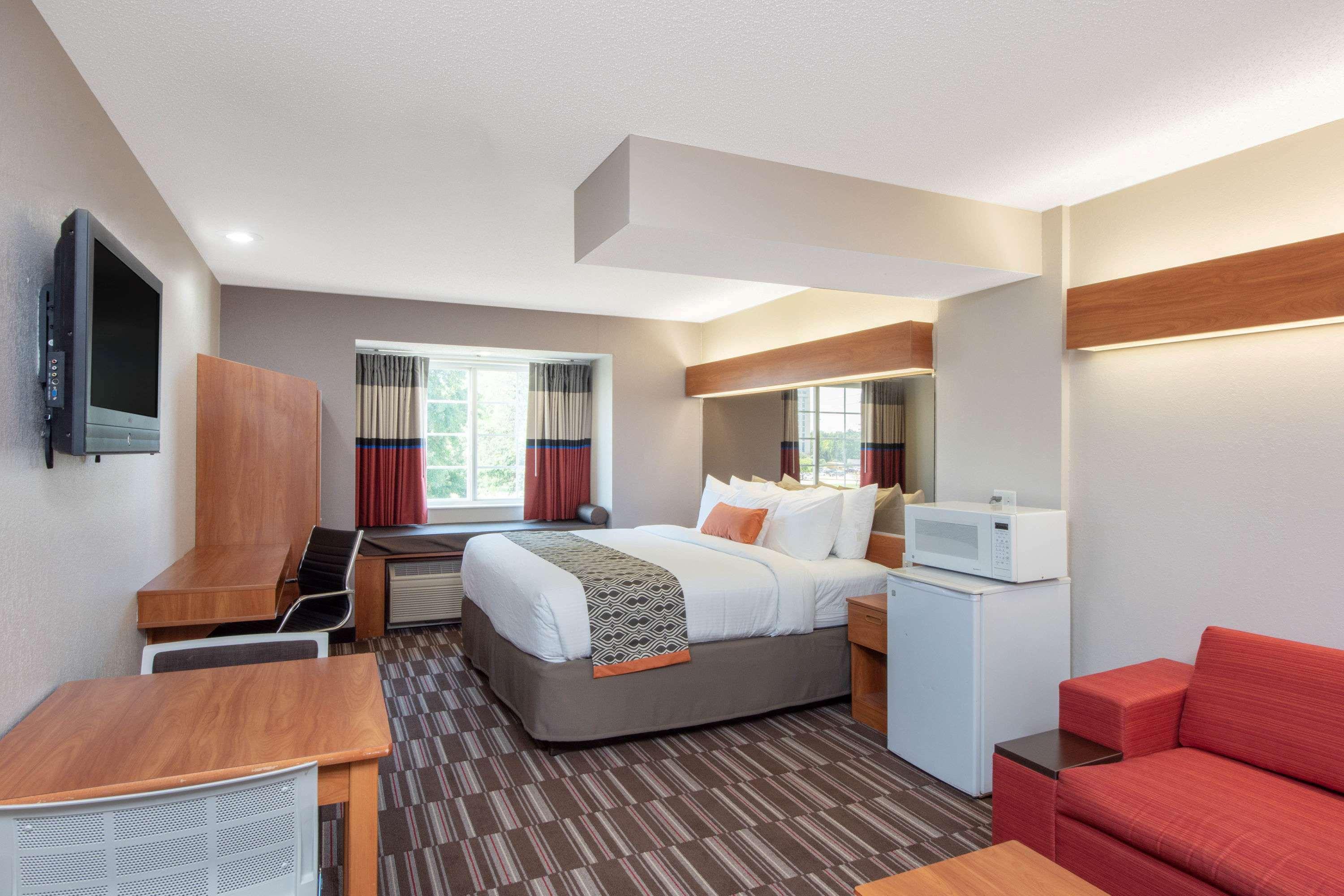 Hotel Microtel & By Wyndham 2*