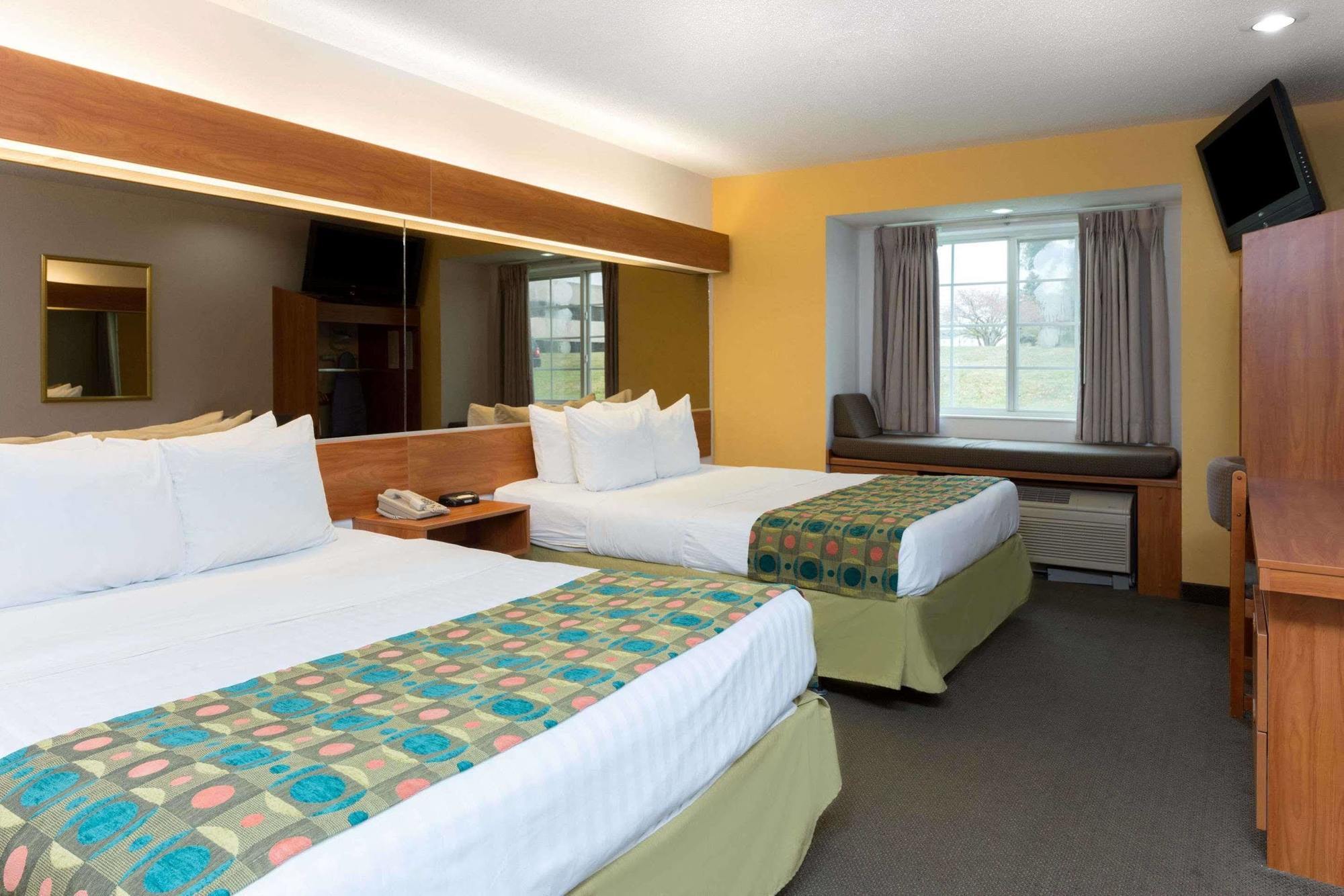 Microtel & By Wyndham Hotel 2*