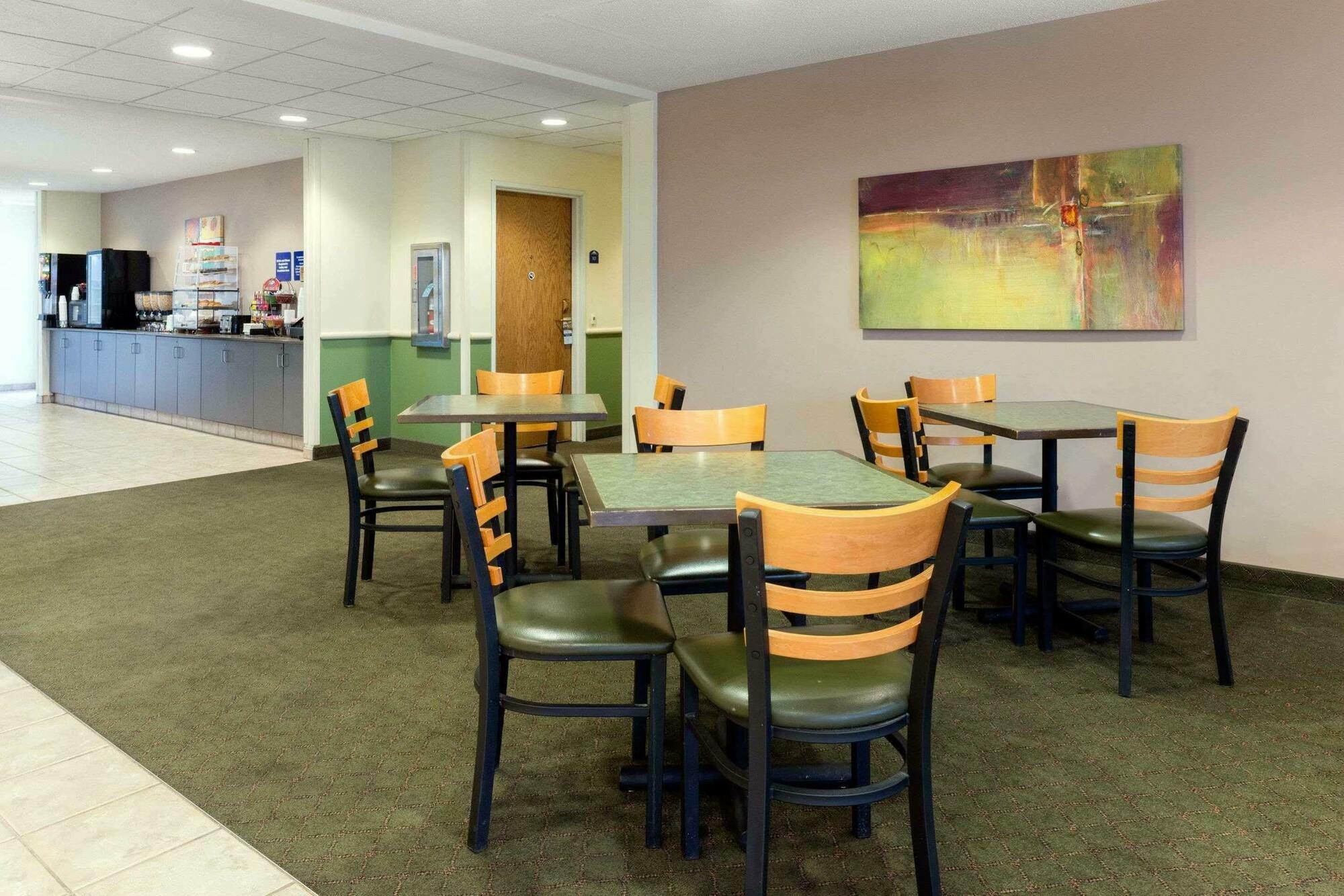 Microtel & By Wyndham 2*