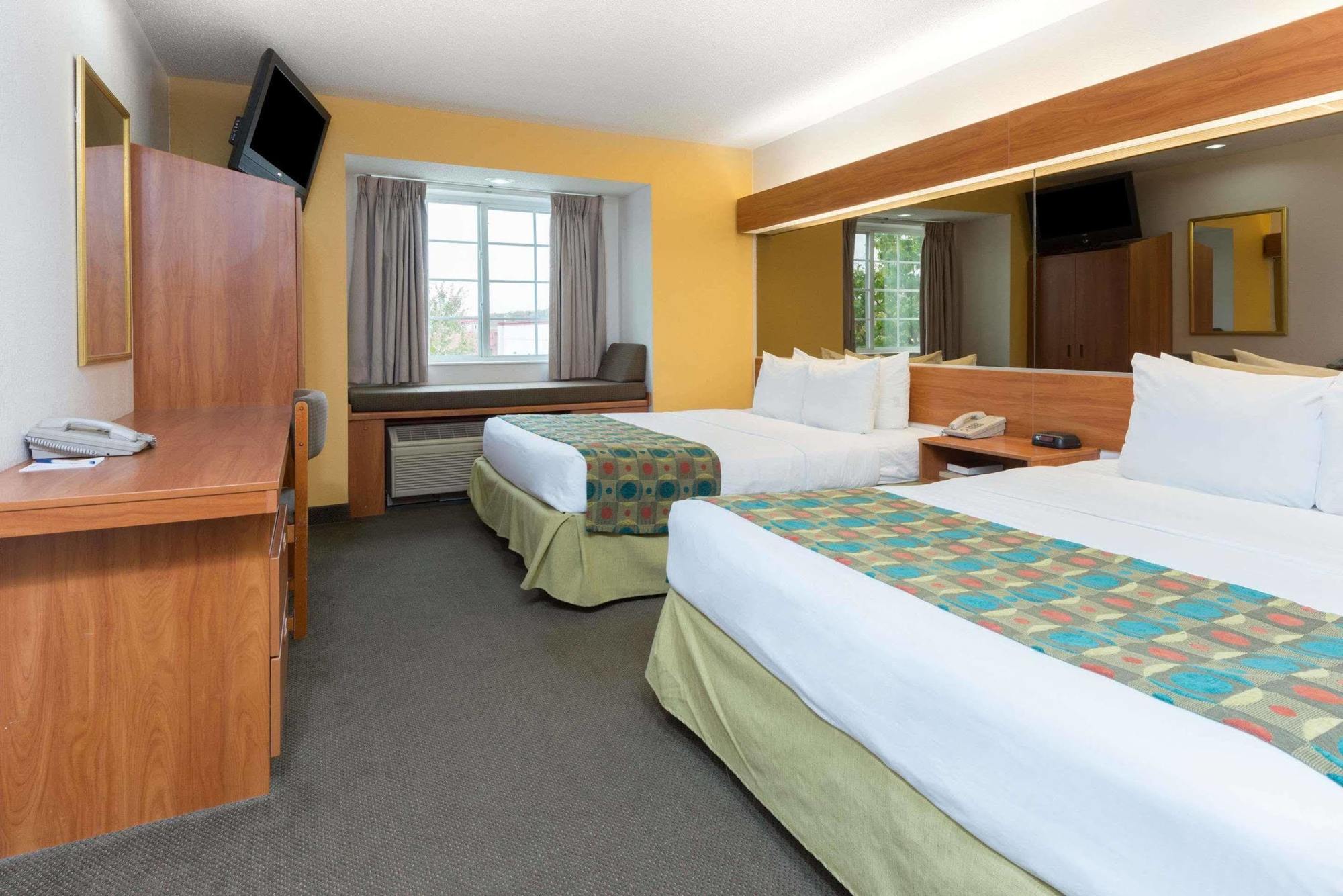 Microtel & By Wyndham Hotel Springfield